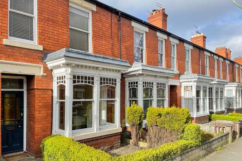 3 bedroom terraced house to rent, King Street, Cherry Orchard, Shrewsbury