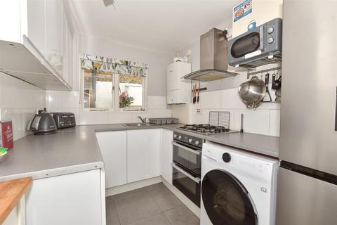 3 Guildford Lawn, Ramsgate, CT11 9AY