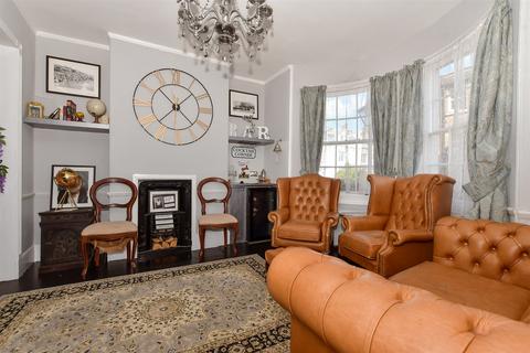 3 Guildford Lawn, Ramsgate, CT11 9AY