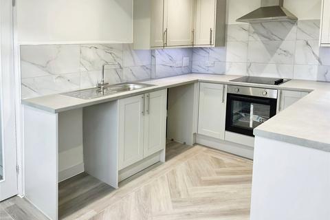 2 bedroom detached house to rent, Church Lane, Sittingbourne ME9