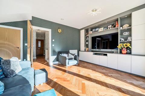 31 Wilkes Close, London, NW7 1FP