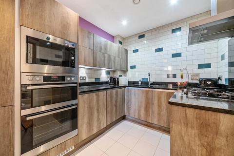 31 Wilkes Close, London, NW7 1FP