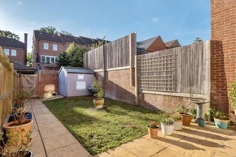31 Wilkes Close, London, NW7 1FP