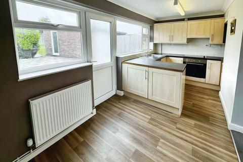 3 bedroom semi-detached house for sale, Penhill Drive, Swindon, SN2 5BN