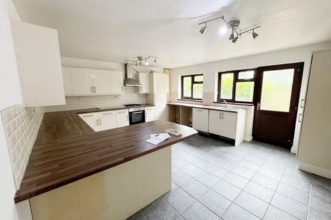 4 bedroom detached house to rent, Francis Terrace, Pant, CF48