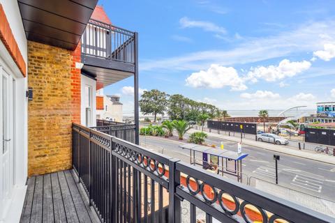 2 bedroom apartment for sale, Station Road, Westcliff On Sea, SS0