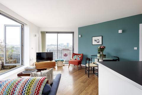 2 bedroom apartment for sale, Deals Gateway London SE13