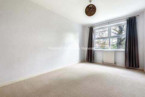 2 bedroom flat to rent, Dacres Road Forest Hill SE23