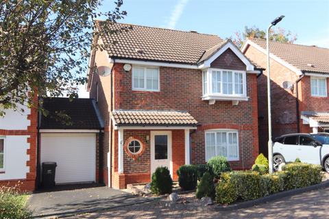 3 bedroom house for sale, Newlyn Close, Orpington BR6