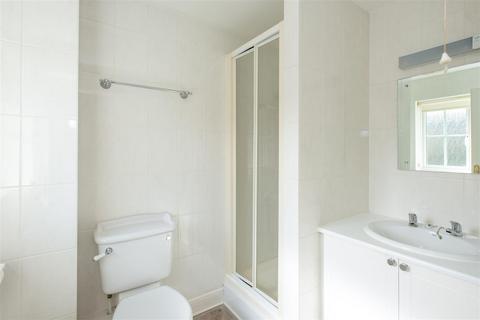 2 Newlyn Close, Orpington, BR6 9XN