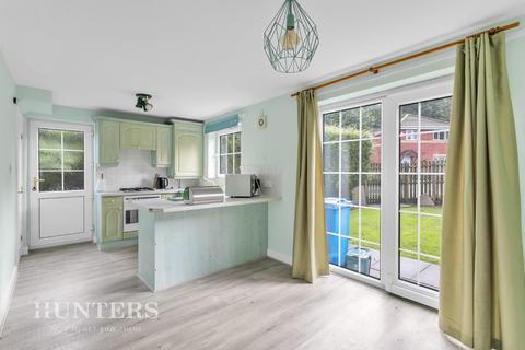 10 Chepstow Drive, Oldham, OL1 4TF