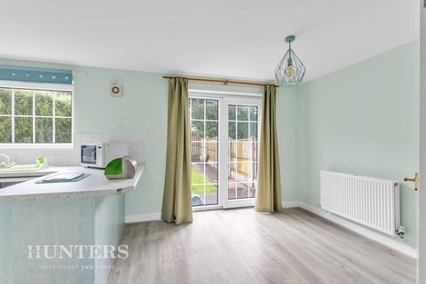 10 Chepstow Drive, Oldham, OL1 4TF