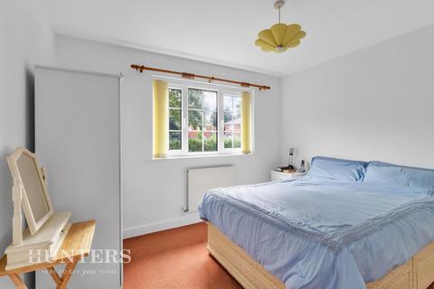 10 Chepstow Drive, Oldham, OL1 4TF
