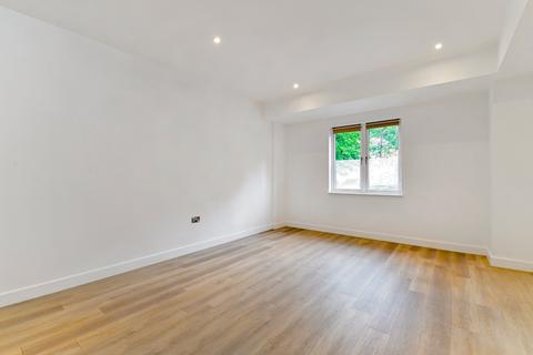 1 bedroom flat for sale, Weyside Park, Godalming GU7