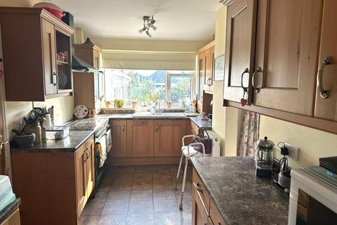 4 bedroom semi-detached house for sale, Central Avenue, Bristol BS15