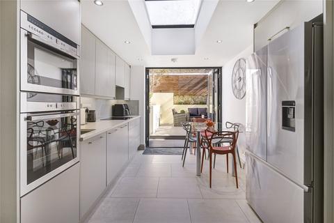Basement Flat, 14 Redcliffe Road, London, SW10 9NR