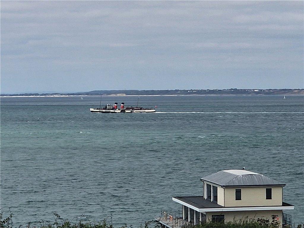 Totland Pier