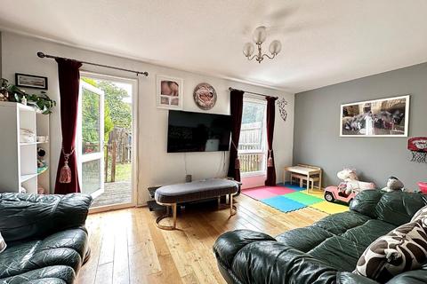 3 bedroom terraced house for sale, Dimock Square, Camp Hill, Northampton NN4