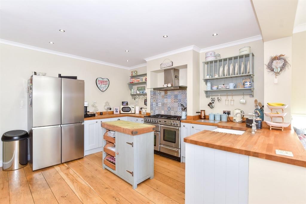 Kitchen/Dining Area