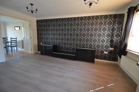 4 bedroom house to rent, Mendip Way, Herts SG1