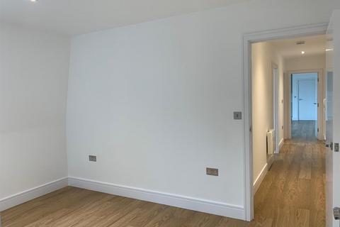 2 bedroom apartment to rent, Langwood House, Rickmansworth