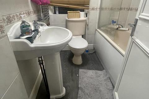 4 bedroom terraced house to rent, Jewel Road, London E17