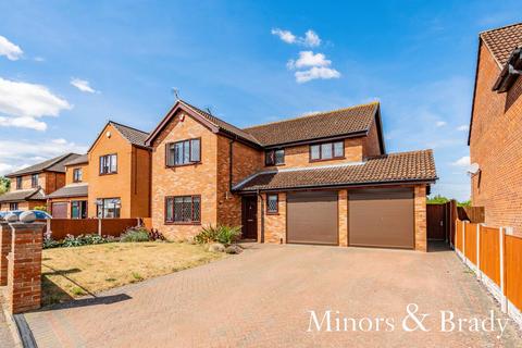 4 bedroom detached house to rent, Fletcher Way, Acle, NR13