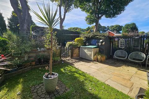 8 Oak Place, Baildon, Shipley, BD17 7QJ