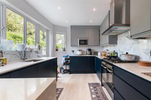 6 bedroom semi-detached house for sale, Springfield Avenue, London SW20