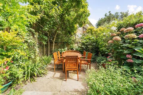 4 bedroom terraced house to rent, Kennington Road, London, SE11