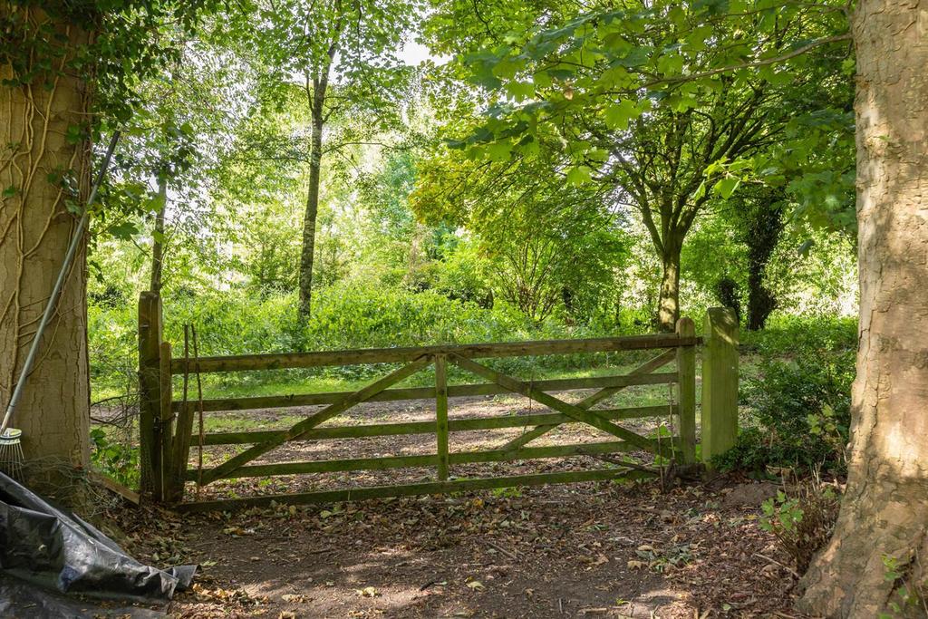 Access Gate to grounds