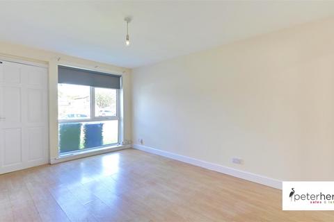 2 bedroom flat to rent, Marbury Close, Moorisde, Sunderland