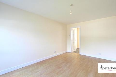 2 bedroom flat to rent, Marbury Close, Moorisde, Sunderland