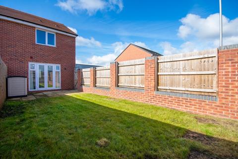 2 bedroom end of terrace house for sale, Hancox Close, Burntwood, WS7