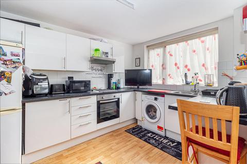 2 bedroom flat for sale, The Green, Kings Norton, Birmingham. B38