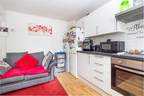 2 bedroom flat for sale, The Green, Kings Norton, Birmingham. B38