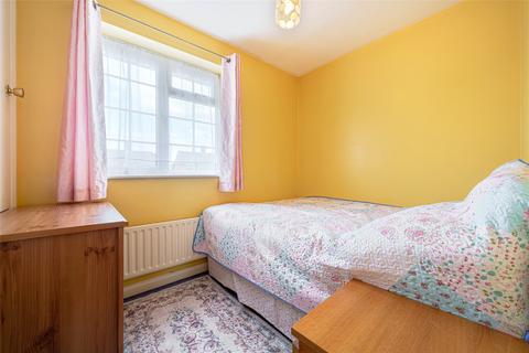 2 bedroom terraced house for sale, Daventry Court, Berkshire RG42