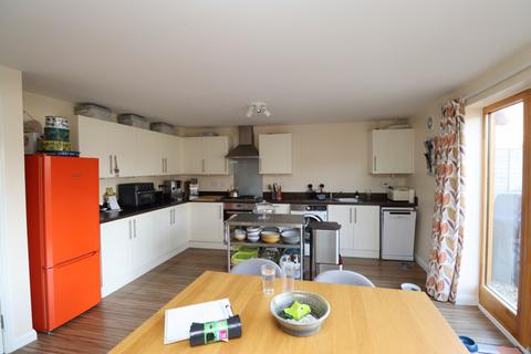 3 bedroom terraced house to rent, Californian Parade, Street, Somerset