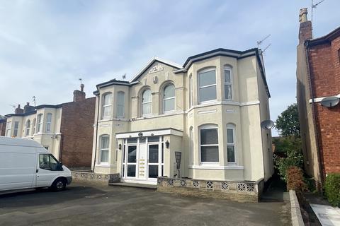 2 bedroom ground floor flat for sale, Southport PR8