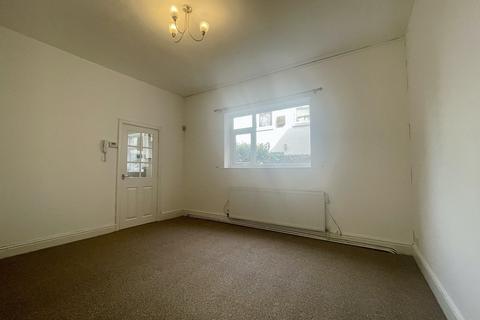 2 bedroom ground floor flat for sale, Southport PR8