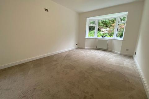 6 Netherfield Close, Oldham, OL8 4ER