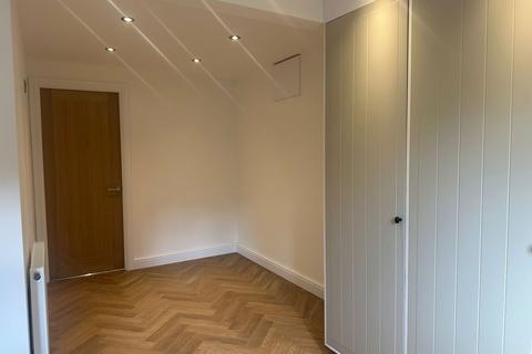 6 Netherfield Close, Oldham, OL8 4ER