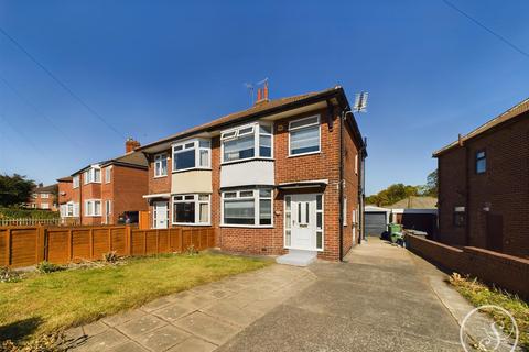 3 bedroom semi-detached house to rent, Gotts Park Avenue, Leeds