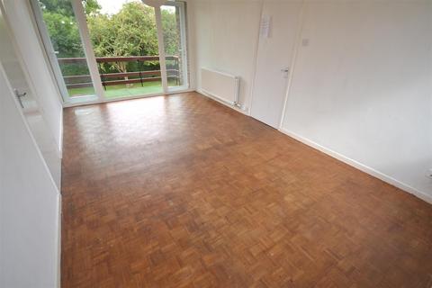 2 bedroom flat to rent, Spencer Court, Warwickshire CV37