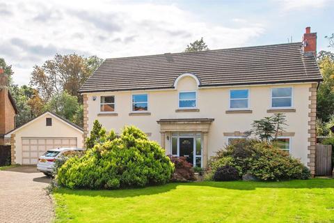 4 bedroom detached house for sale, 19 Averil Vivian Grove, Sketty, Swansea