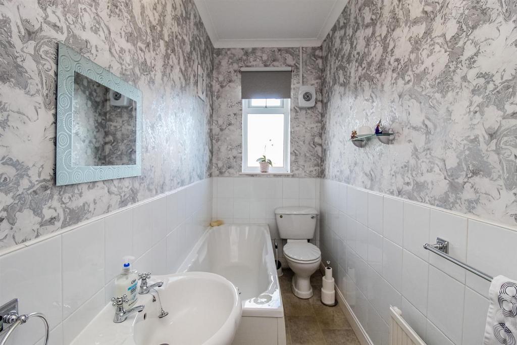 Bathroom/w.c.