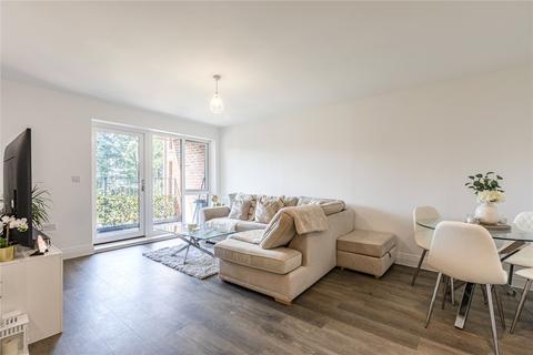 2 bedroom flat for sale, Garrett Crescent, Chertsey KT16