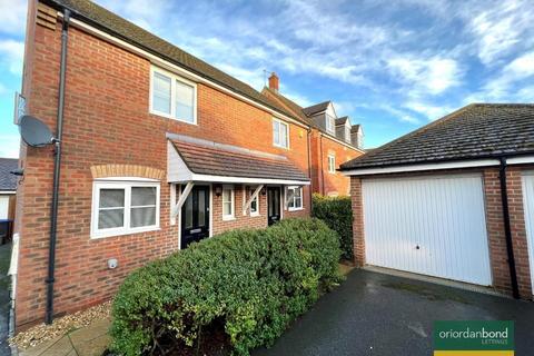 2 bedroom semi-detached house to rent, Thompson Close, St. Crispin, Northampton NN5