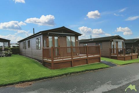 2 bedroom lodge for sale, Claylands Caravan Park, Weavers Lane, Cabus, Preston