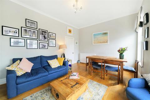 2 bedroom flat for sale, Dorothy Road, SW11